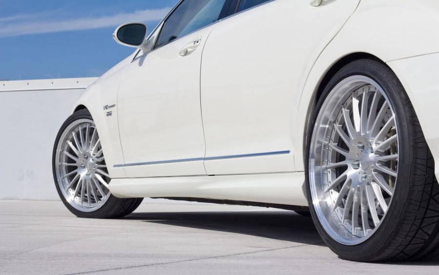  Mercedes-Benz S65 AMG by RENNtech 2012 года  (фото 2 из 4)